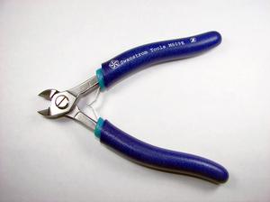 Swanstrom M609E Short Medium Diagonal Bull-Nose Semi-Flush Cutter. Medical Grade